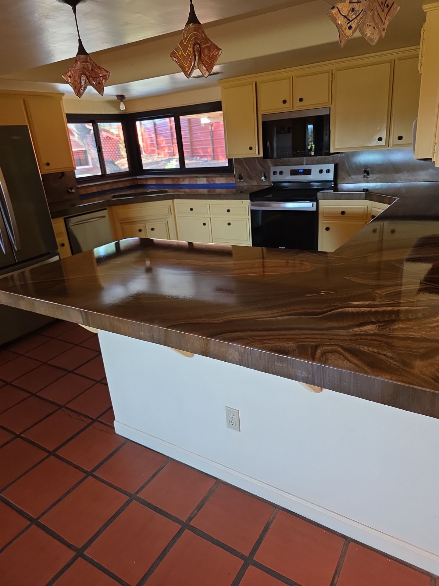 Epoxy kitchen island in earth tones
