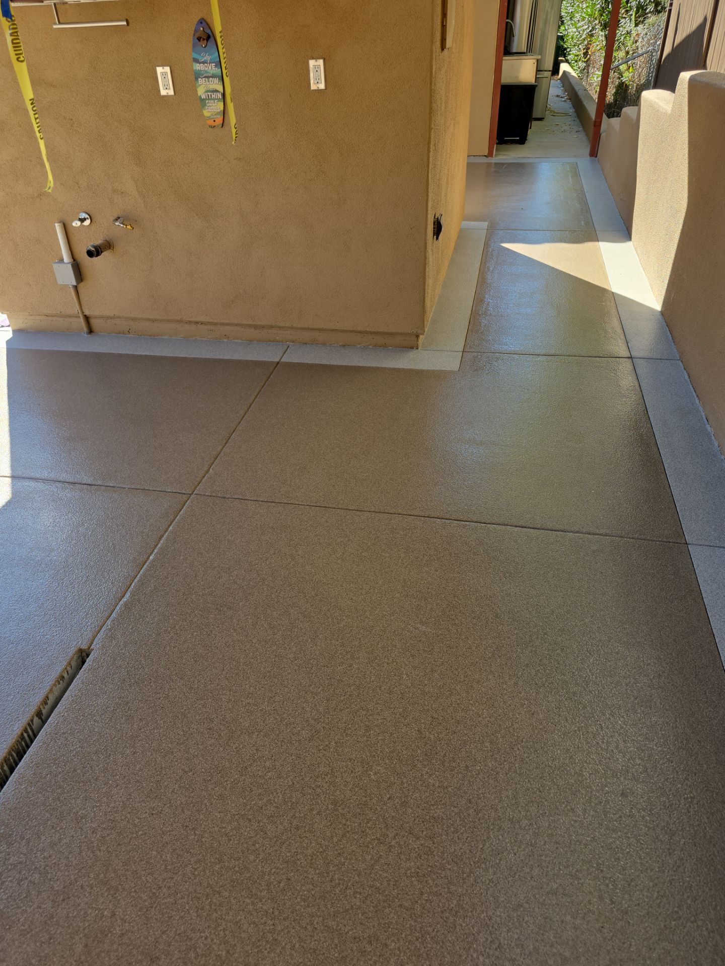 Quartz coated pool walkway